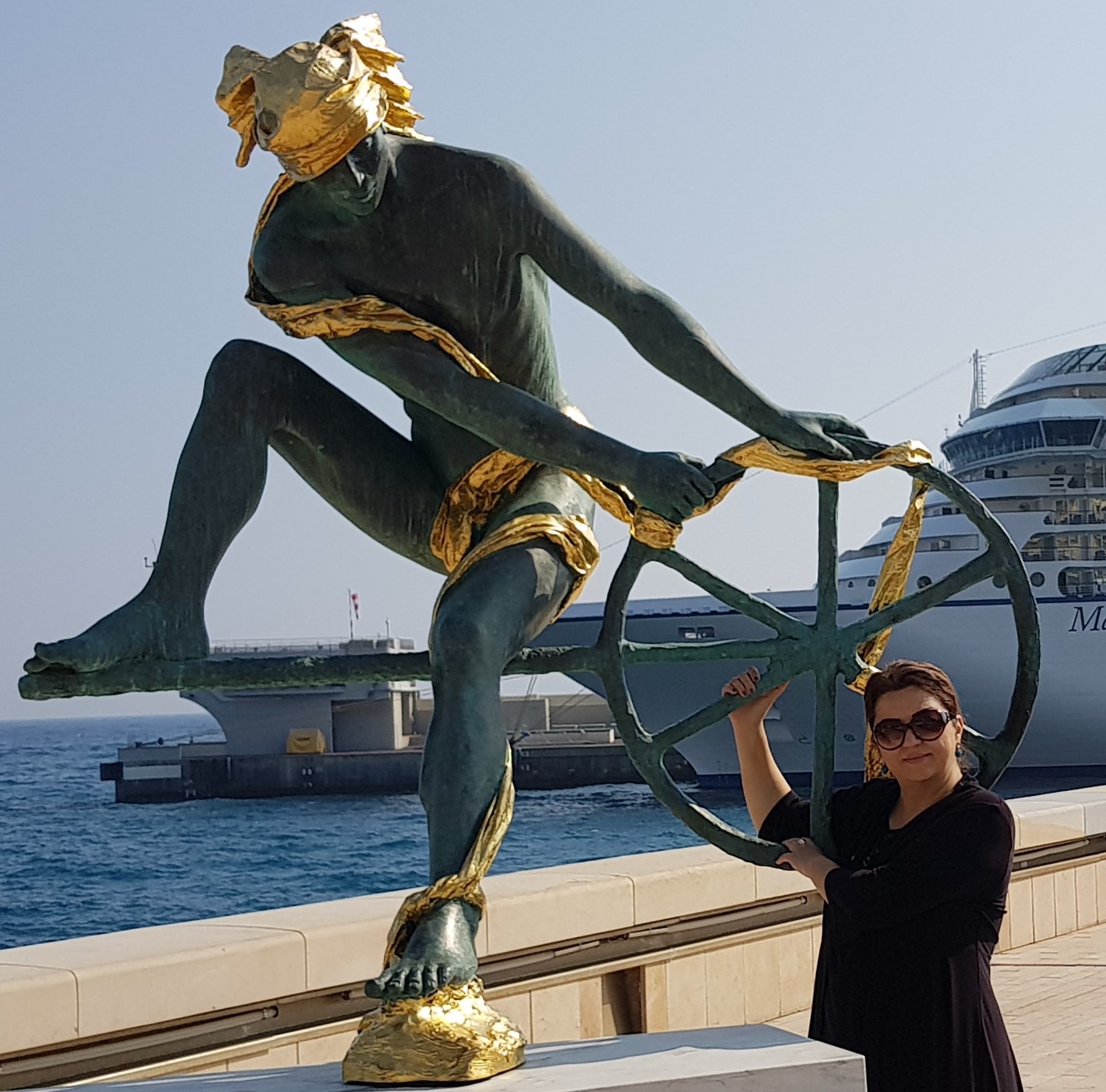 KOLO-ROD-NI: Ni sa kim vezan, sa svima povezan